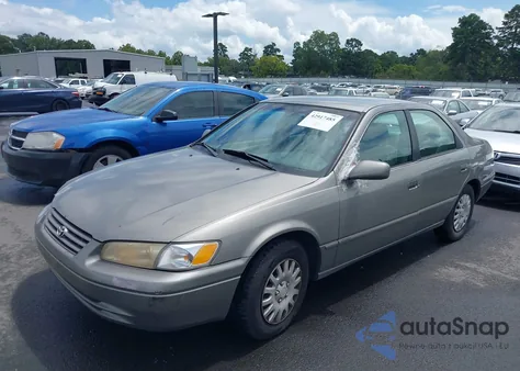 1999 Toyota Camry Le z USA, uszkodzony, nr VIN 4T1BG22K5XU523267